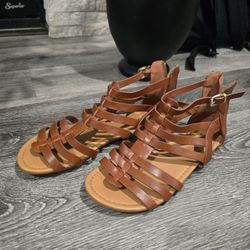 Sandals size 5
