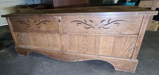Lane cedar chest