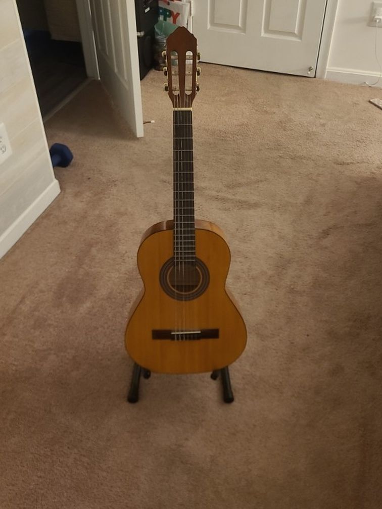 The Laurel Canyon LN-75,  ¾ size classical guitar