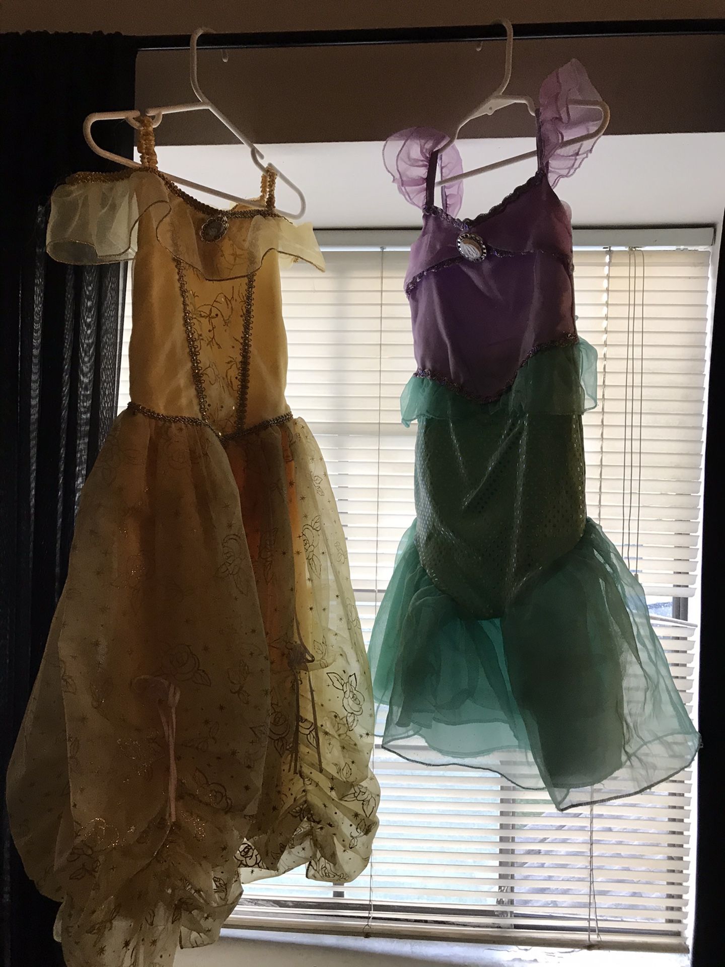 Girls costume