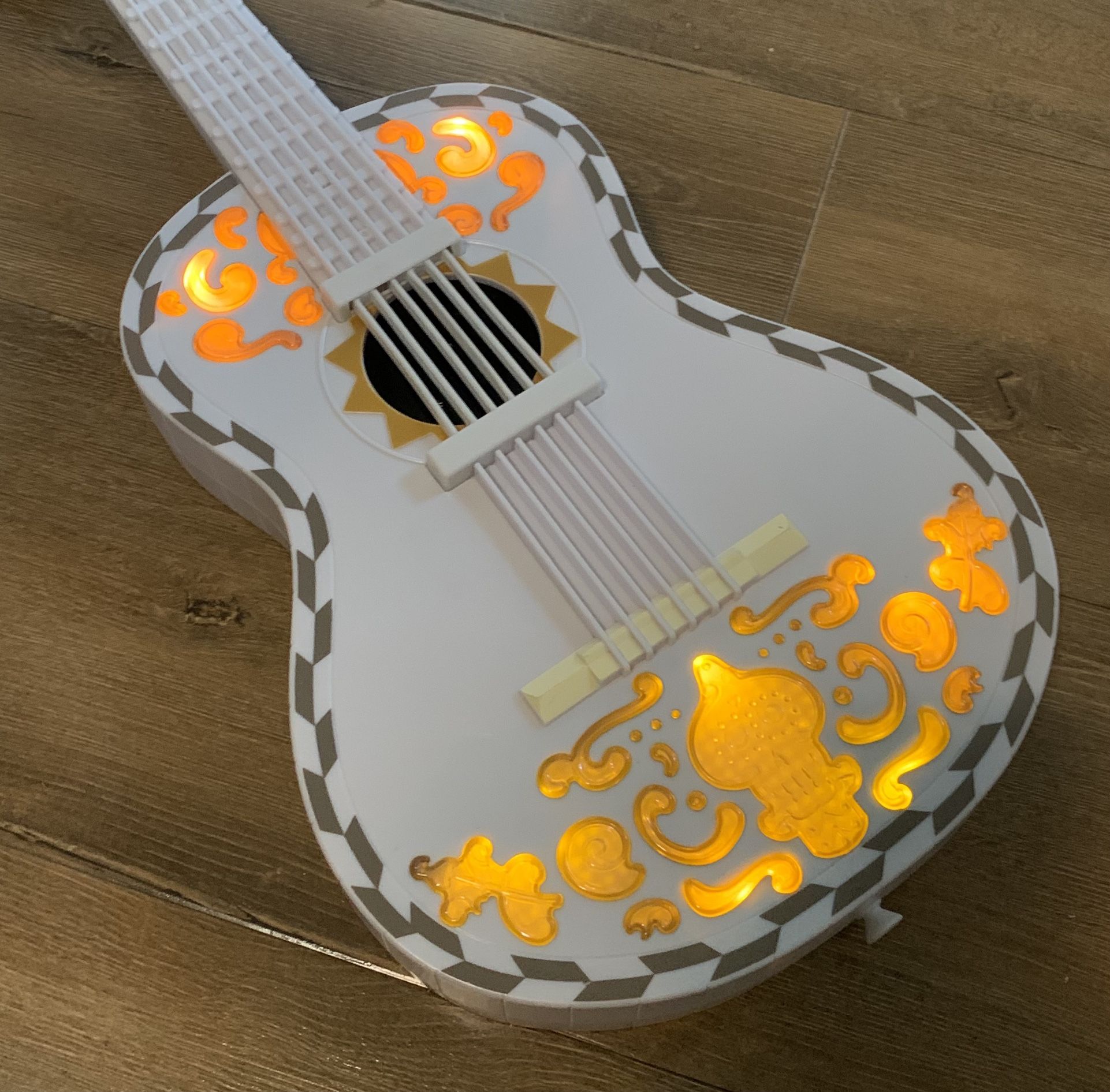 disney coco interactive guitar (pls read desc) for Sale in Fontana, CA