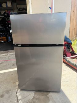 2 door Mini fridge w/freezer