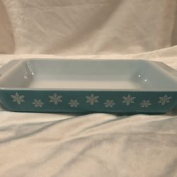 Vintage Pyrex Turquoise Snowflake Space Saver Casserole 548 B  1  1/4 Qt