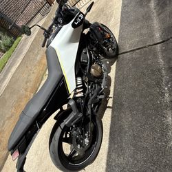 2024 Husqvarna Vitpilen 401