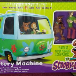 Mystery Machine Scooby-Doo And Shaggy Model Kit $20