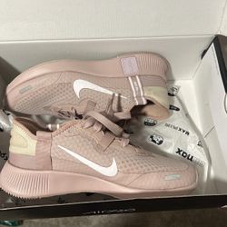 Women’s Nike Shoes- Brand New 