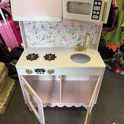 Wood Toddler Kitchen