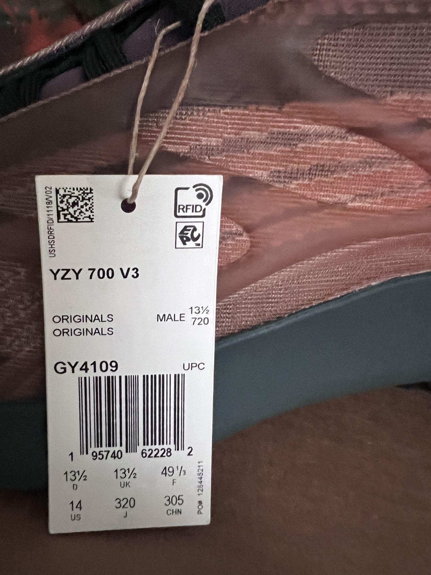 Brand New YEEZYS V3 Adult Size Copper Fade Size 13.5 MEN