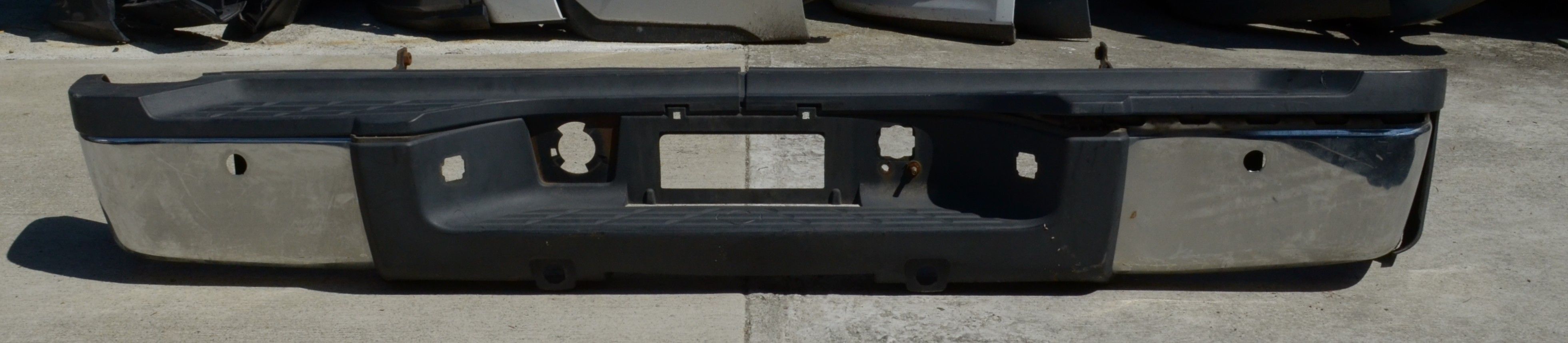 USED REF#M076 || 2015-2018 NISSAN FRONTIER || REAR METAL BUMPER