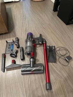 Dyson V11 Animal+ Cordless Vacuum – Like New – Complete Set with Box & Accessories