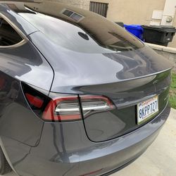 Tesla model 3 rear spoiler (performance style ) real carbon fiber