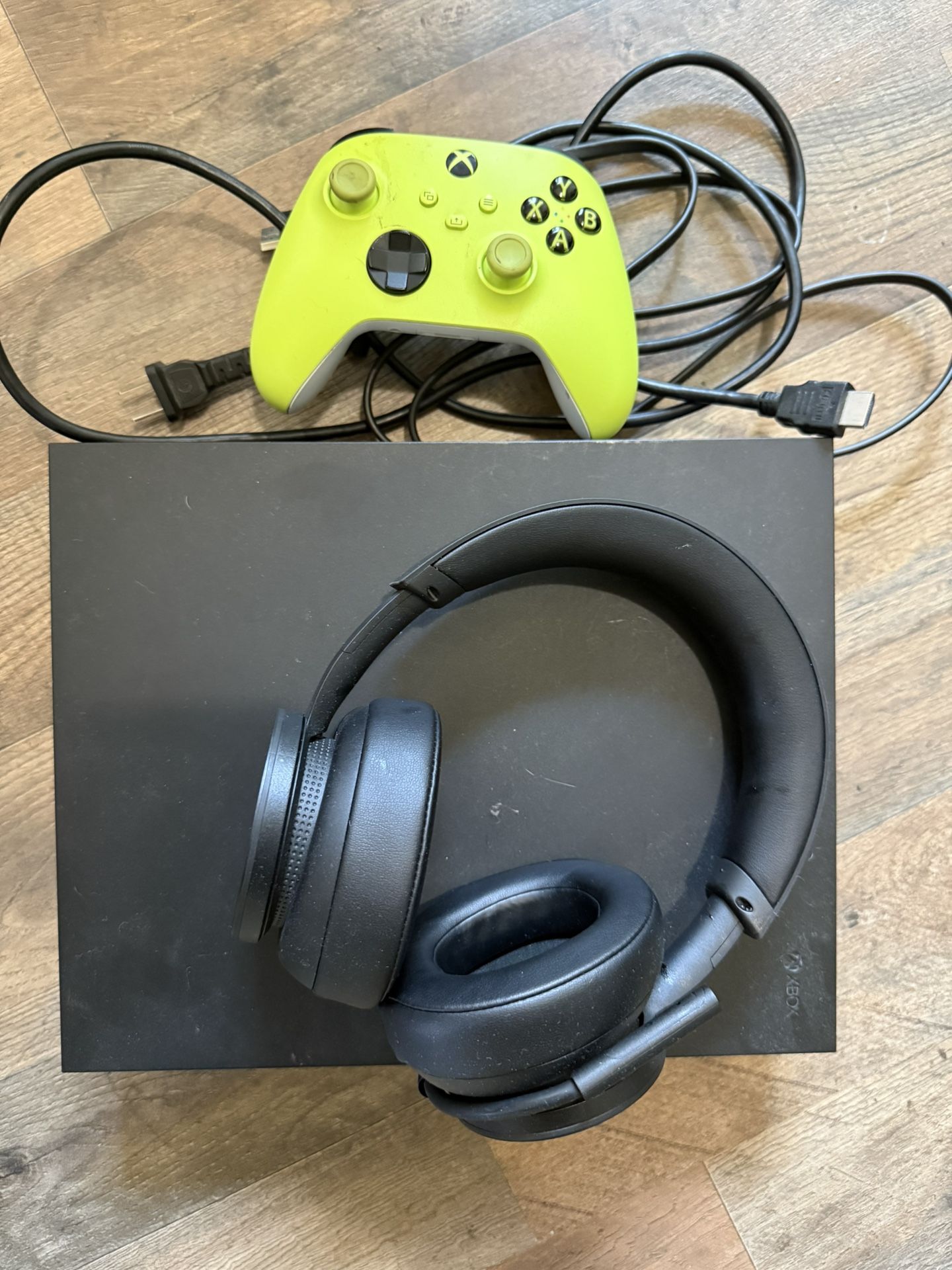 Xbox One X Console