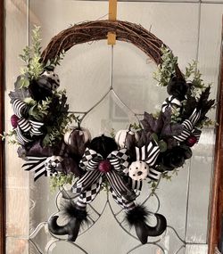 Wreath/decor/ Seasonal/Halloween 