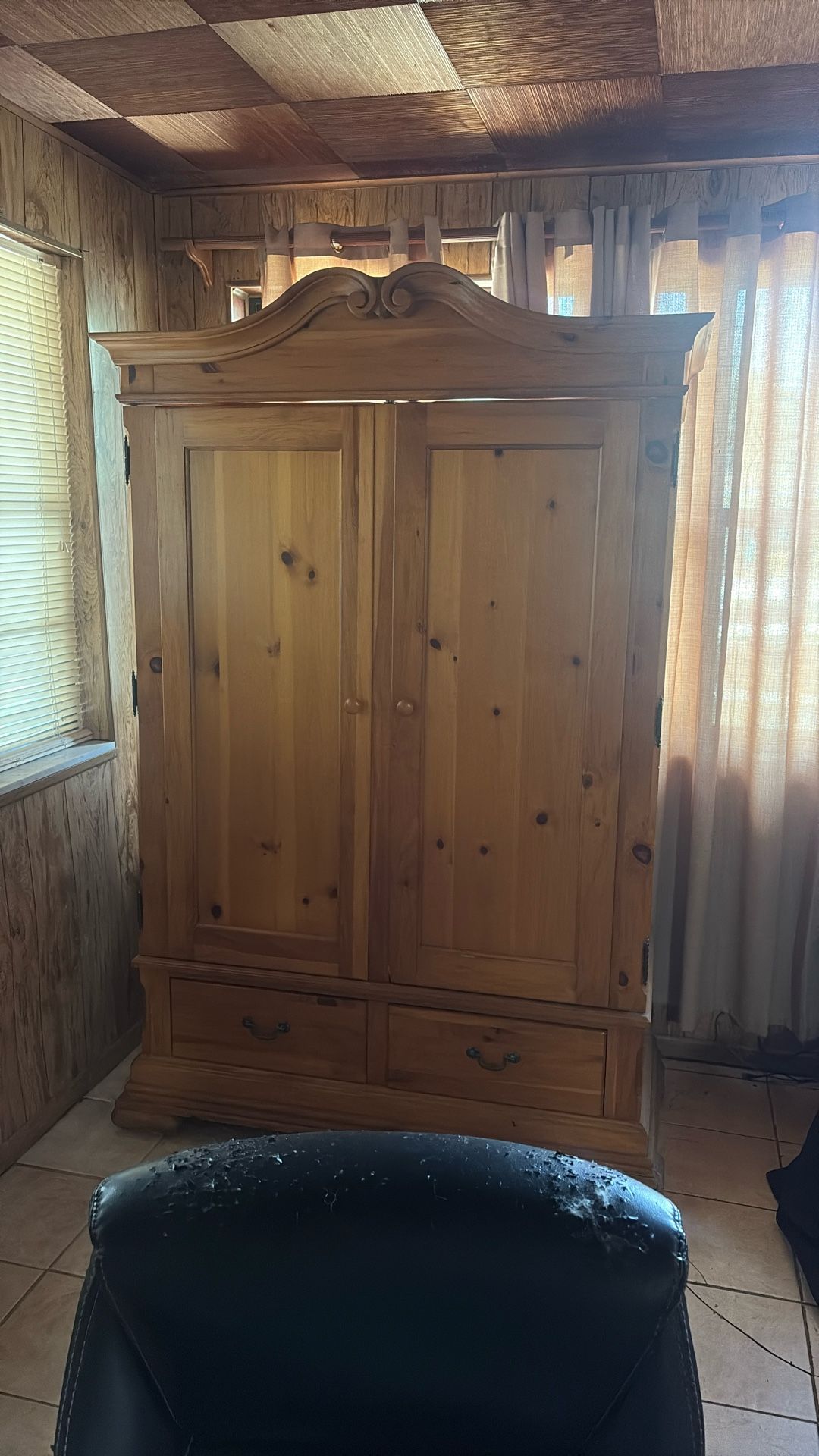 Armoire