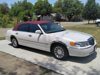 2000 Lincoln Town Car