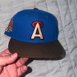 Baseball Fitted Hats Size 7 1/8 35$ Each 