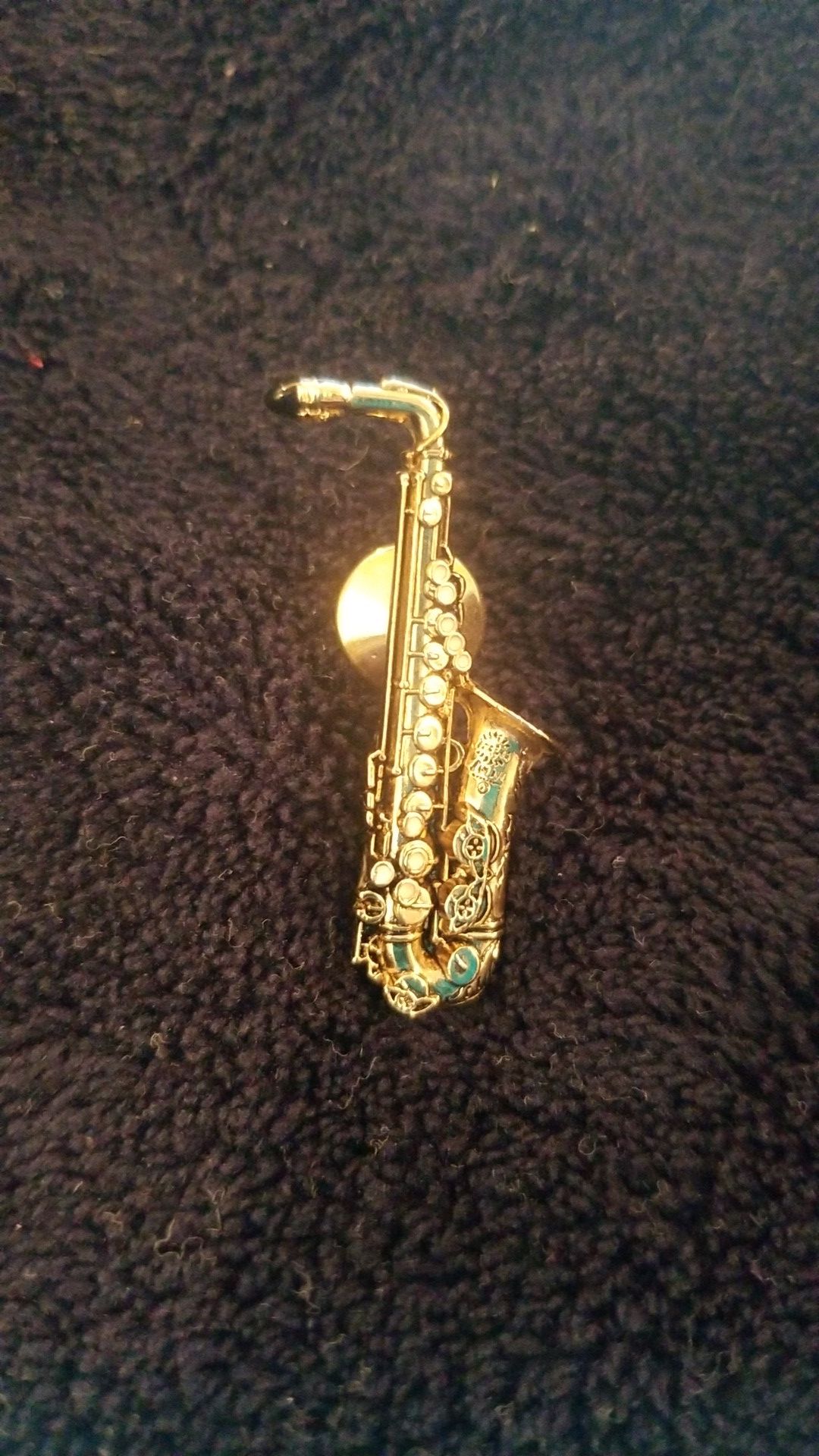 Saxophone Pin