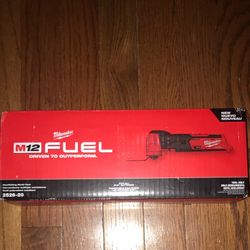 Milwaukee Fuel M12  Osculating multitool Tool Olny $110 Firm Cash Olny 