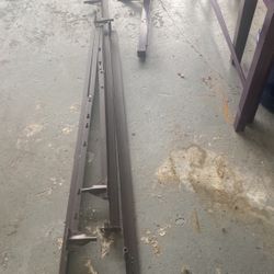 Full / Queen Metal Bed Frame With Wheels 