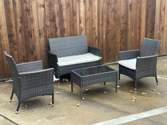 New inbox patio set (we finance and deliver)($54 down, (90 day no interest no credit check payment plan)
