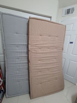 Twin mattresses