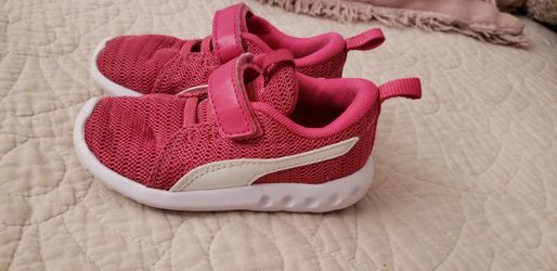 Todler pumas size 6