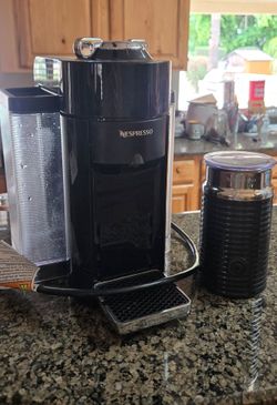 Nespresso Vertuo Evoluo by De'Longhi Coffee maker machine WORKS GREAT