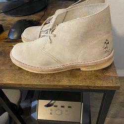 Mickey Mouse Desert Boot Men’s size 7.5 (no box)