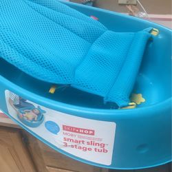 Skip Hop Whale Baby Bath! 