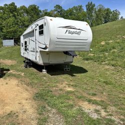 2009 flagstaff fifth wheel