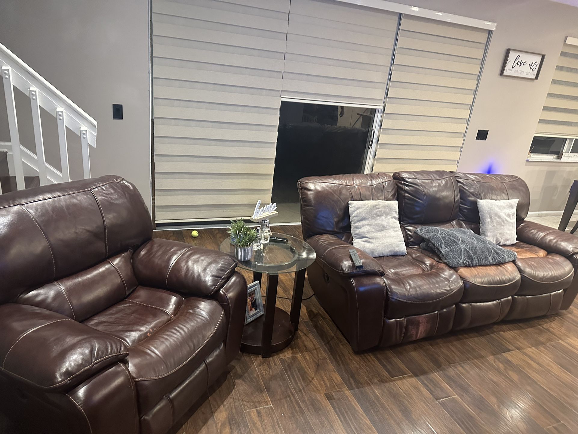 leather sofa and recliner 