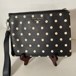 Kate Spade Wristlet Very Nice