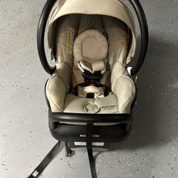 Maxi Cosi car seat seat with base
