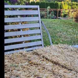 2 Straw Bales Free