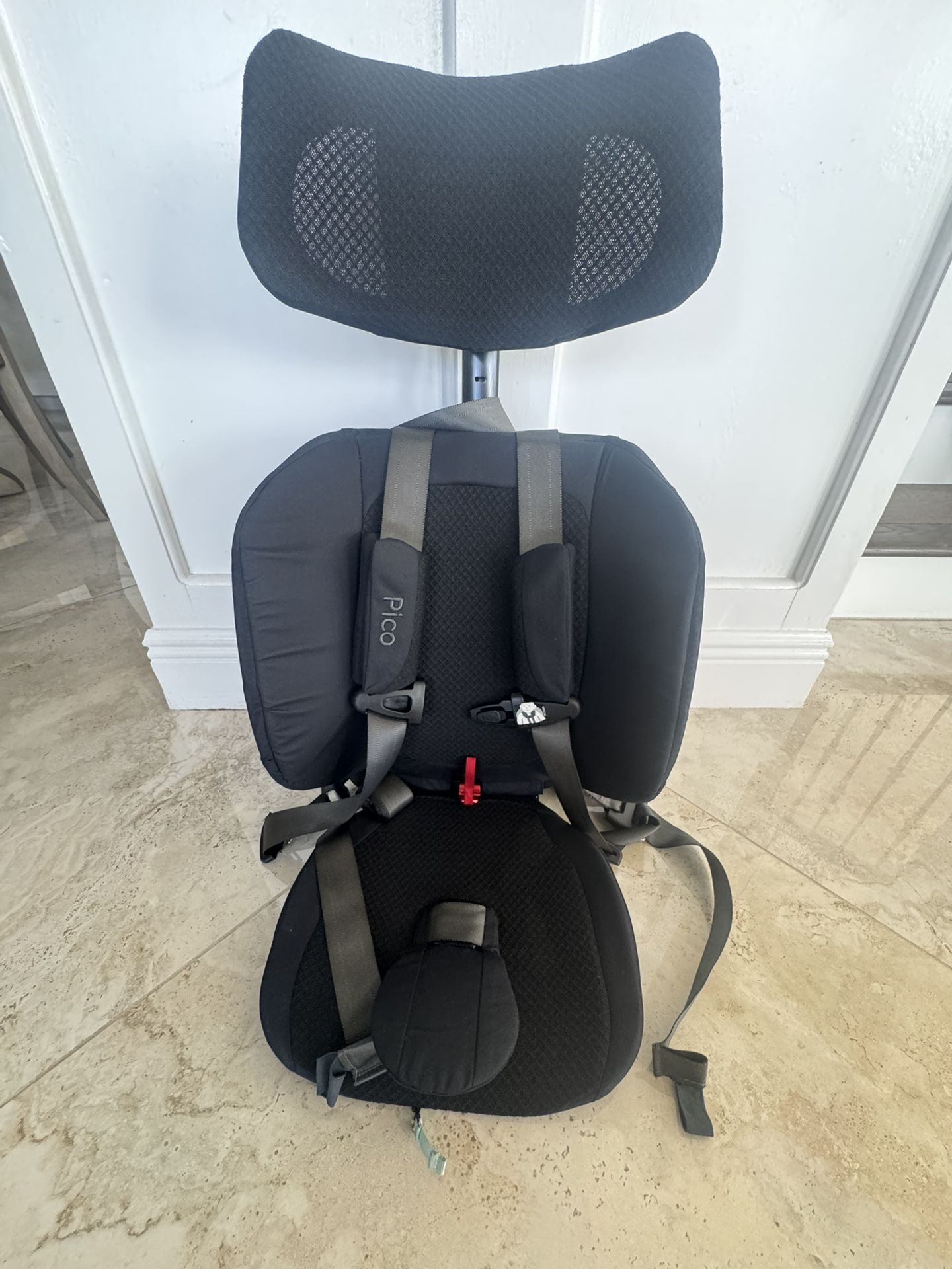 WAYB Pico carseat - Excellent Condition
