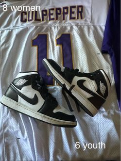Air Jordan 1 Mid Black White Youth Size 6