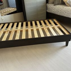 TWIN Bed