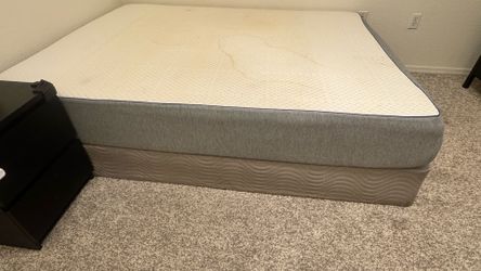 Nectar Memory Foam Mattress with Box Spring and Mattress Protector
