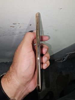 Iphone 11 pro max for parts.