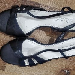 Sofe style little heels sandals size 9 5M