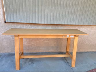 Beautiful entrance table great condition / great shape