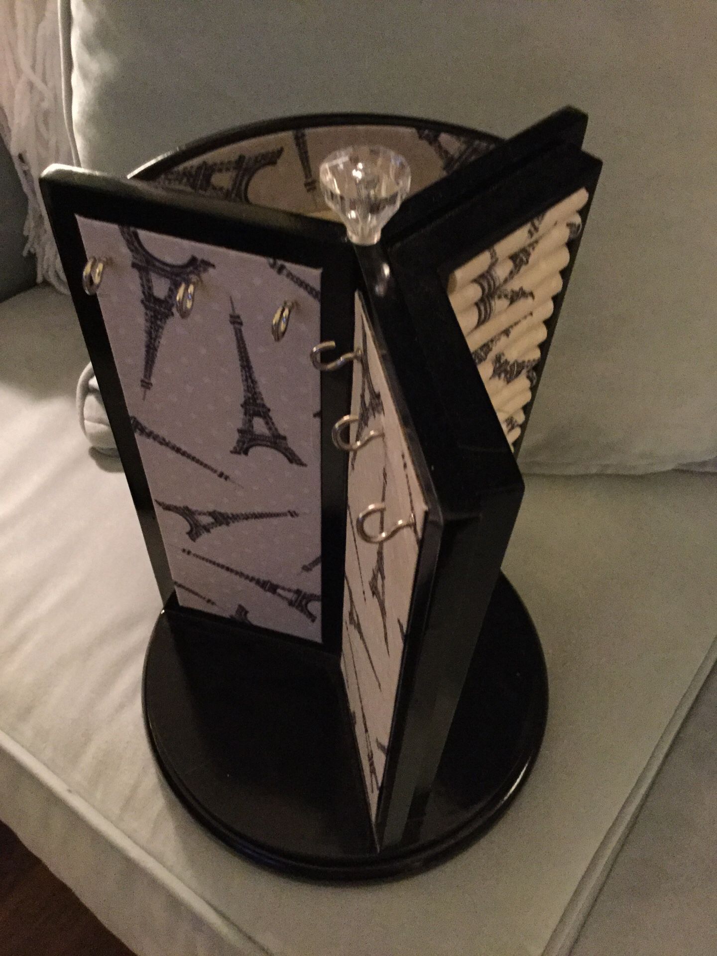 Turn table jewelry holder in Paris print black lacquer.perfect condition.
