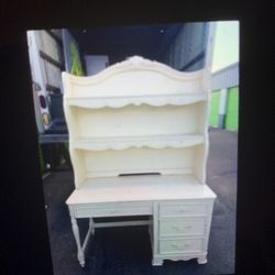 🎁☘️WHITE COLOR HUTCH ONLY ☘️🎁