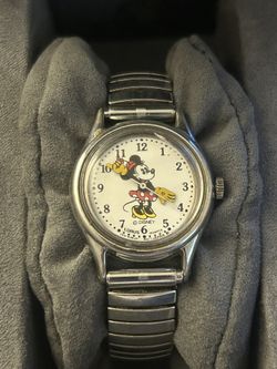 Lorus By Seiko Disney Minnie Mouse Quartz Vintage Watch New Battery V(contact info removed)