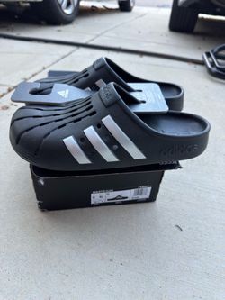 New adidas slides size 10 adilette clog
