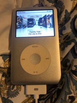 iPod Classic 120gb loaded with 22,000 new and old rap and r&b
