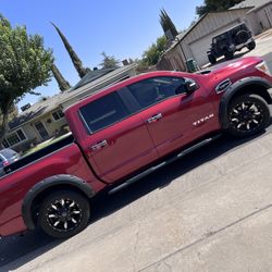 2017 Nissan Titan