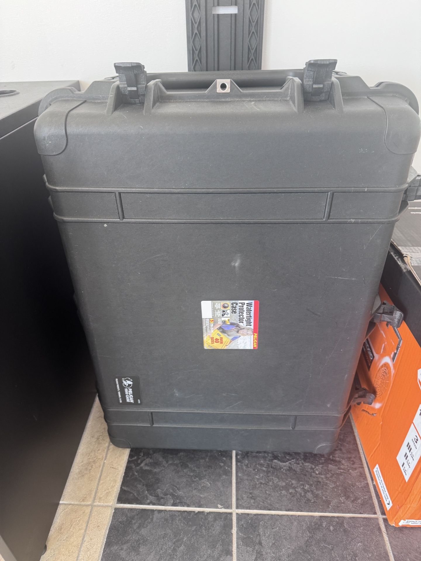 Pelican case 1660 With Uncut Foam Inside New