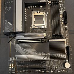 GIGABYTE B650 AORUS ELITE AX AM5 DDR5 ATX Gaming Motherboard Wi-Fi 6E HDMI