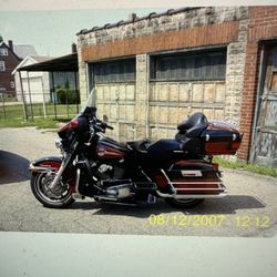 2005 HD Electra-glide Full Dressed w/under 37k Miles  Two Tone Red/Black